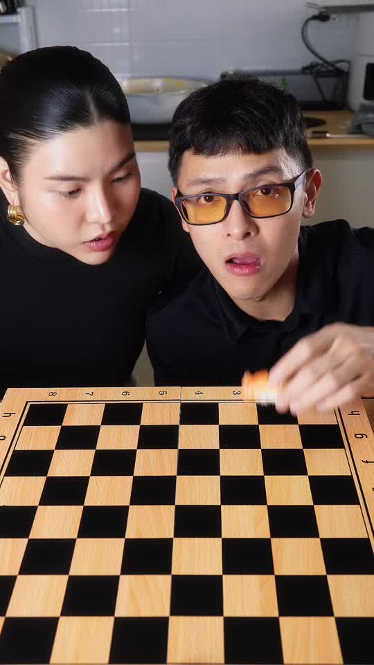 ซูชิแซลม่อนหมากฮอส